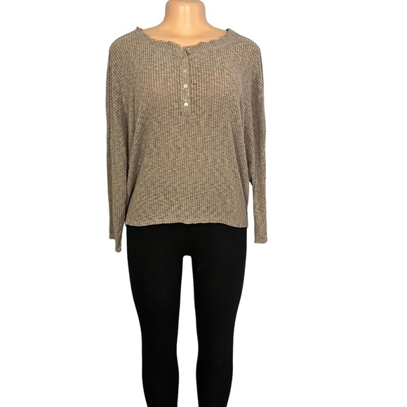 3/$30 🍂 Urban Outfitters Grey Textured Holland Henley Top - Picture 4 of 11